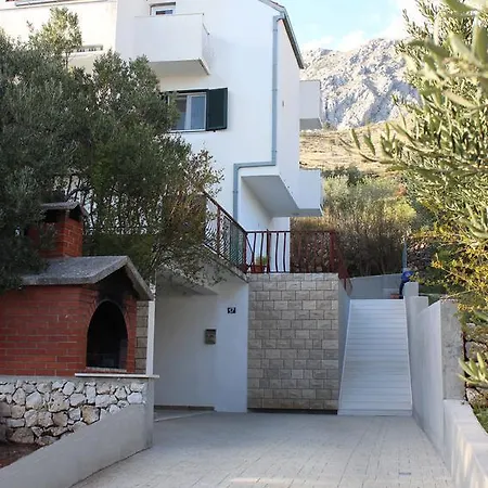 Duce 11673b Lägenhet Omiš